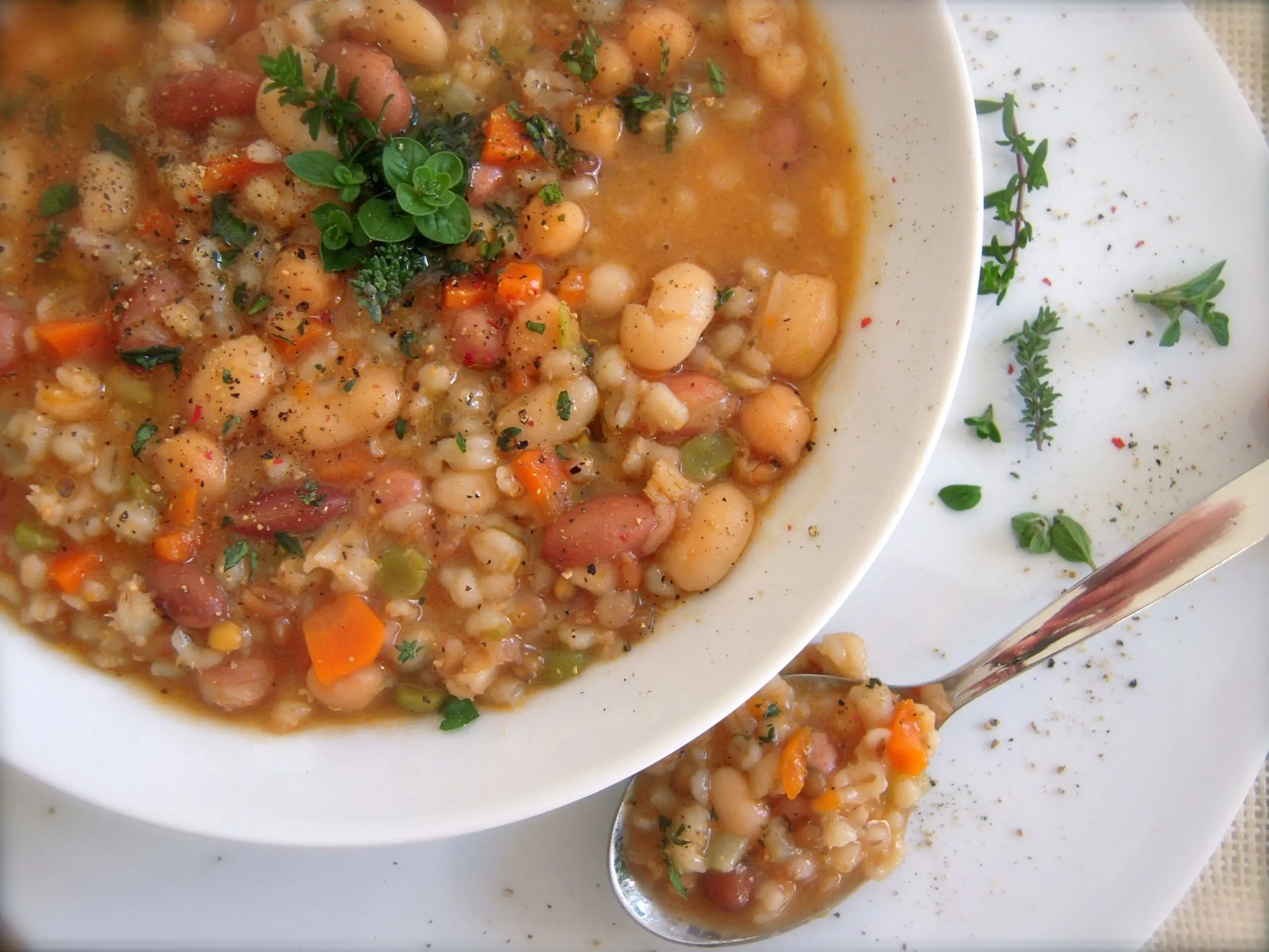 Zuppa di ceraeali e legumi
