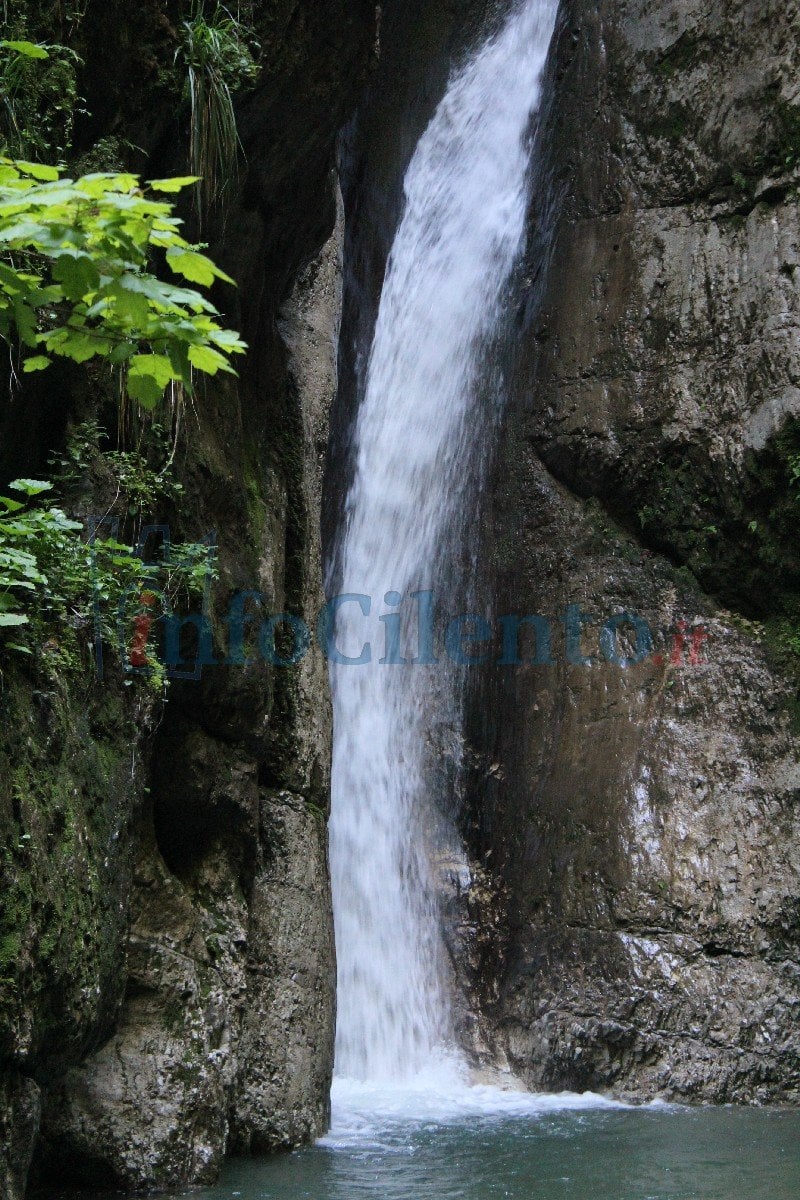Una cascata sul Monte Cervati