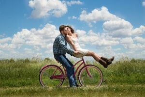 Il 32% degli italiani è single: scelta o condizione?