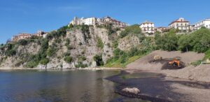 Posidonia spiaggiata ad Agropoli