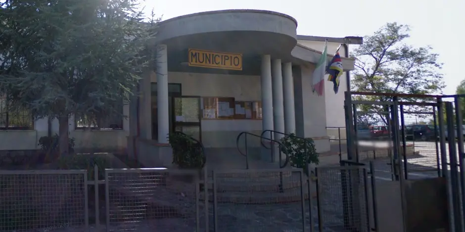 Castelnuovo, Municipio