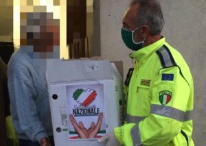 Policastro: Solidarietà Nazionale consegna pacchi alimentari per le famiglie in difficoltà