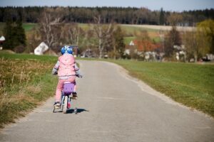 Bambino in bici