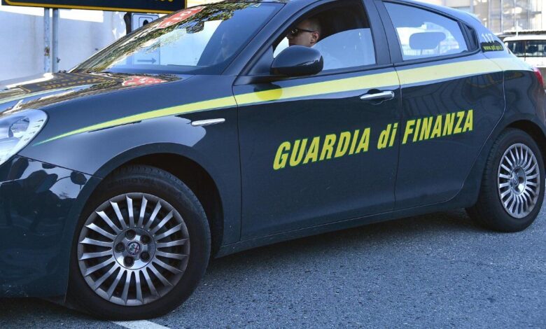 Auto Guardia di Finanza