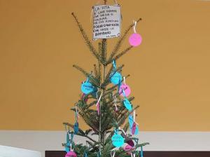 Agropoli, in municipio un albero addobbato con i nomi dei nuovi nati