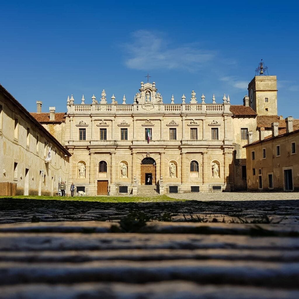 Certosa di Padula esterno