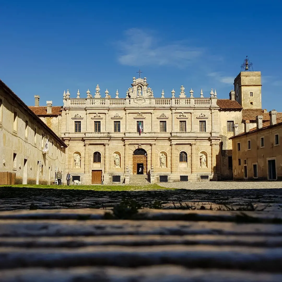 Certosa di Padula esterno