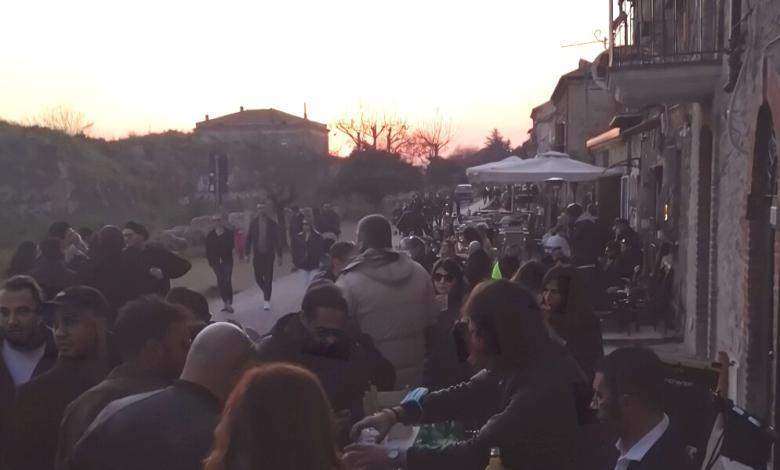 Movida in via Tavernelle a Paestum