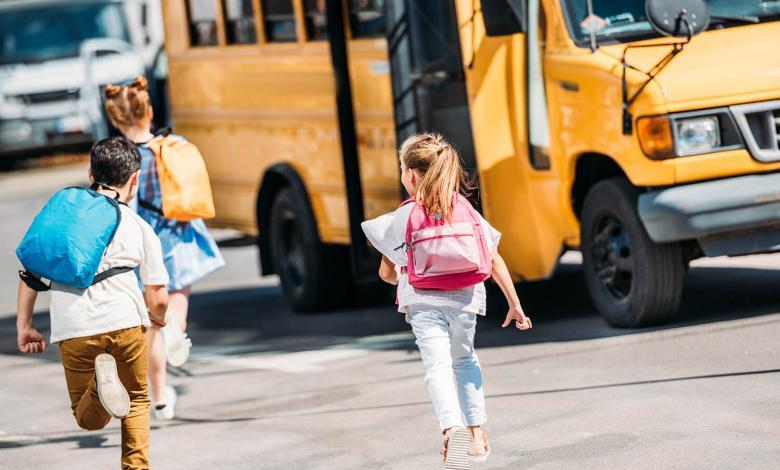 Bambini scuolabus