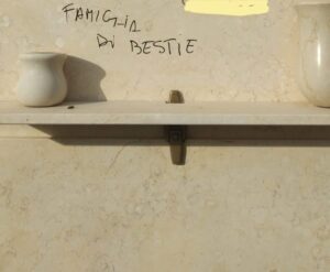 Vandali al cimitero di Agropoli