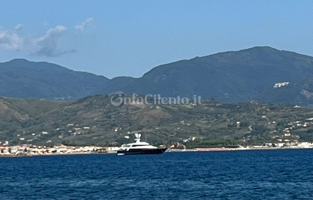 Lo yacht di Valentino a Casal Velino