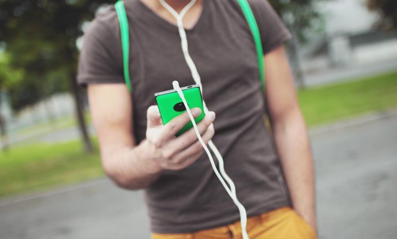 Ragazzo con smartphone