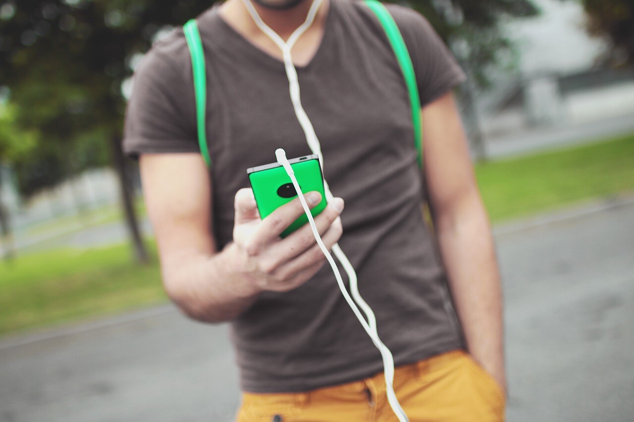 Ragazzo con smartphone