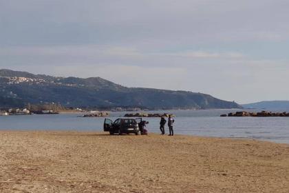 Auto sulla spiaggia di Casal Velino