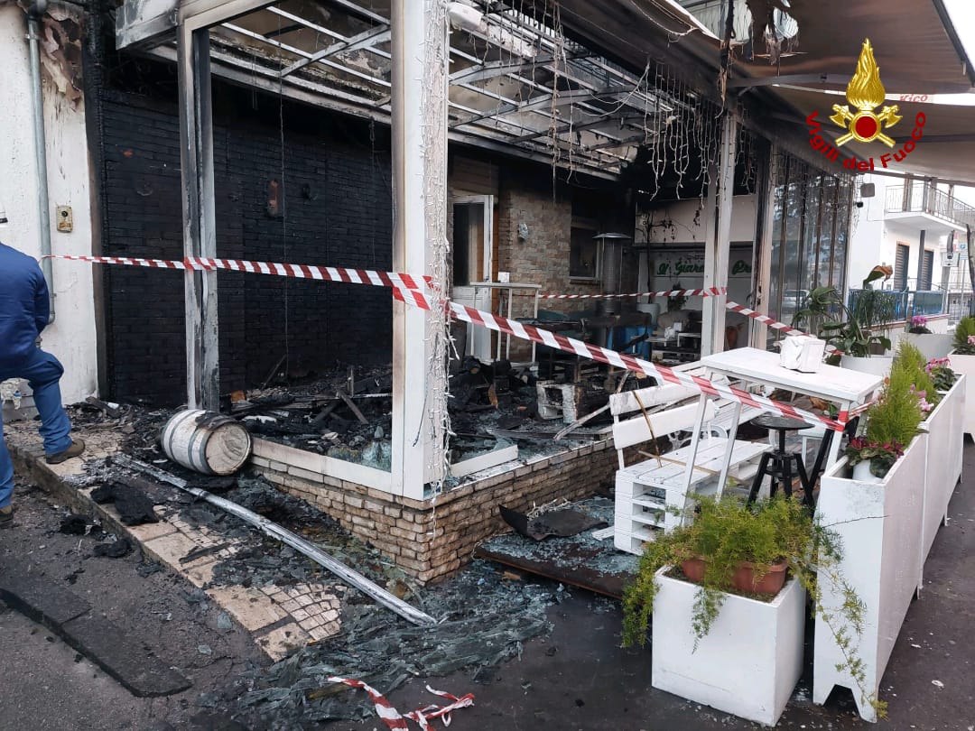 Incendio bar San Marzano