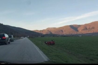 Incidente auto ribaltata