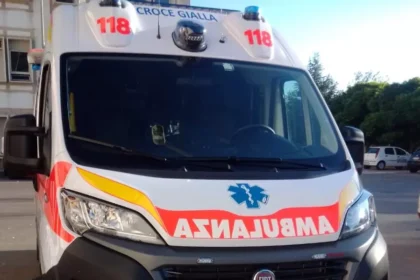 Ambulanza croce gialla