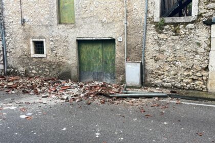 Crolla tetto Sant'Arsenio