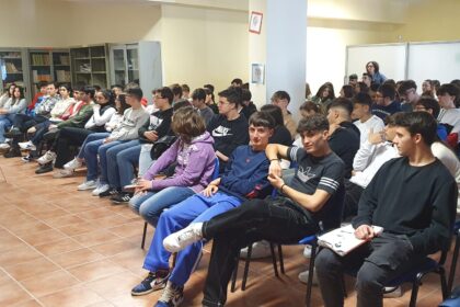 Studenti a lezione con l'Aci