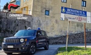 Carabinieri Giffoni Valle Piana, macchina