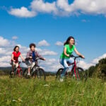 Bambini in bicicletta
