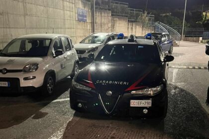 Macchina Carabinieri ad Eboli