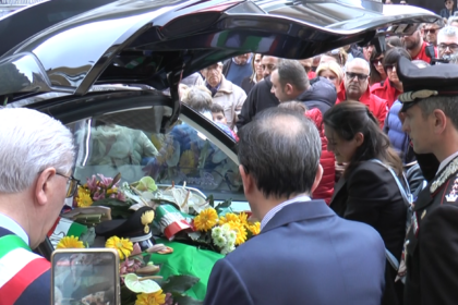 Feretro carabinieri Campagna