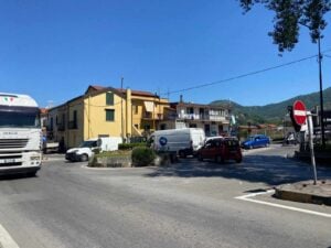 Rotatoria cava dè tirreni