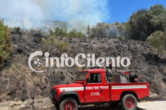 Incendio tra Acciaroli e Pioppi