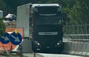 Autoarticolato incastrato, Caggiano