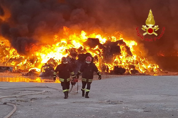 Ecoballe, incendio a Persano