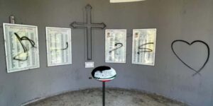 Polla, atti vandalici parco della rimembranza