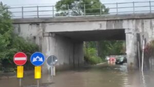 Ascea ponte allagato