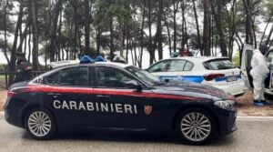 Carabinieri, macchina