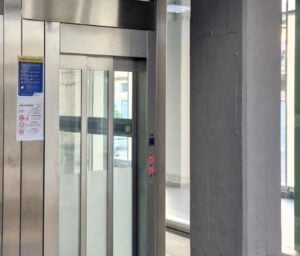 Stazione Salerno, ascensore