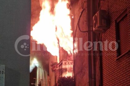 Laurino, incendio
