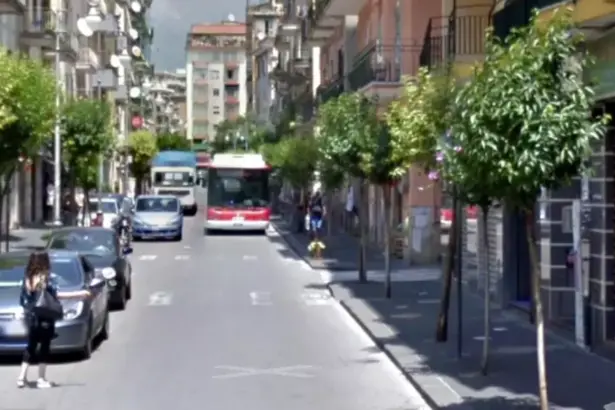 Salerno, controlli cellulare alla guida