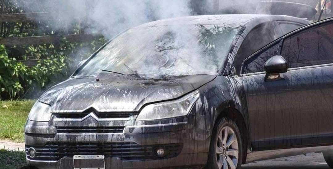 Campagna, auto a fuoco