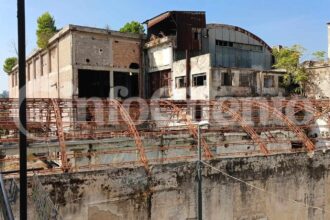 Eboli, fabbrica Pezzullo