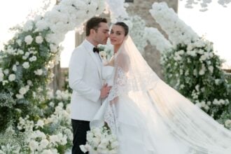 Ed Weswick e Amy Jackson