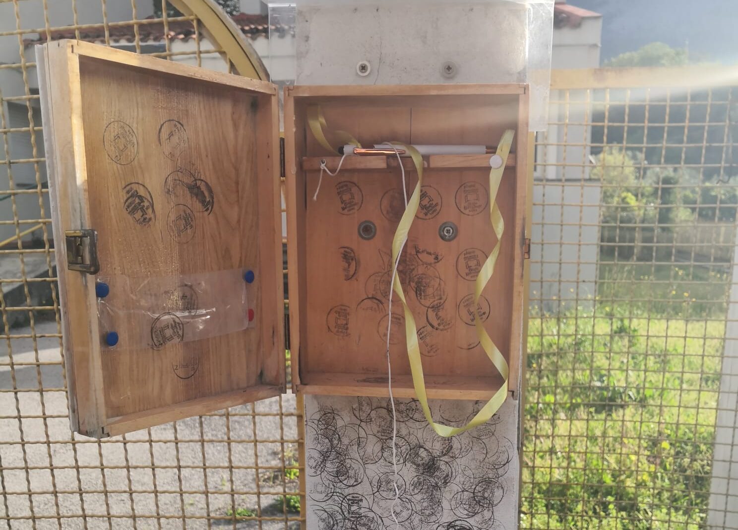 Sapri, cassetta vandalizzata