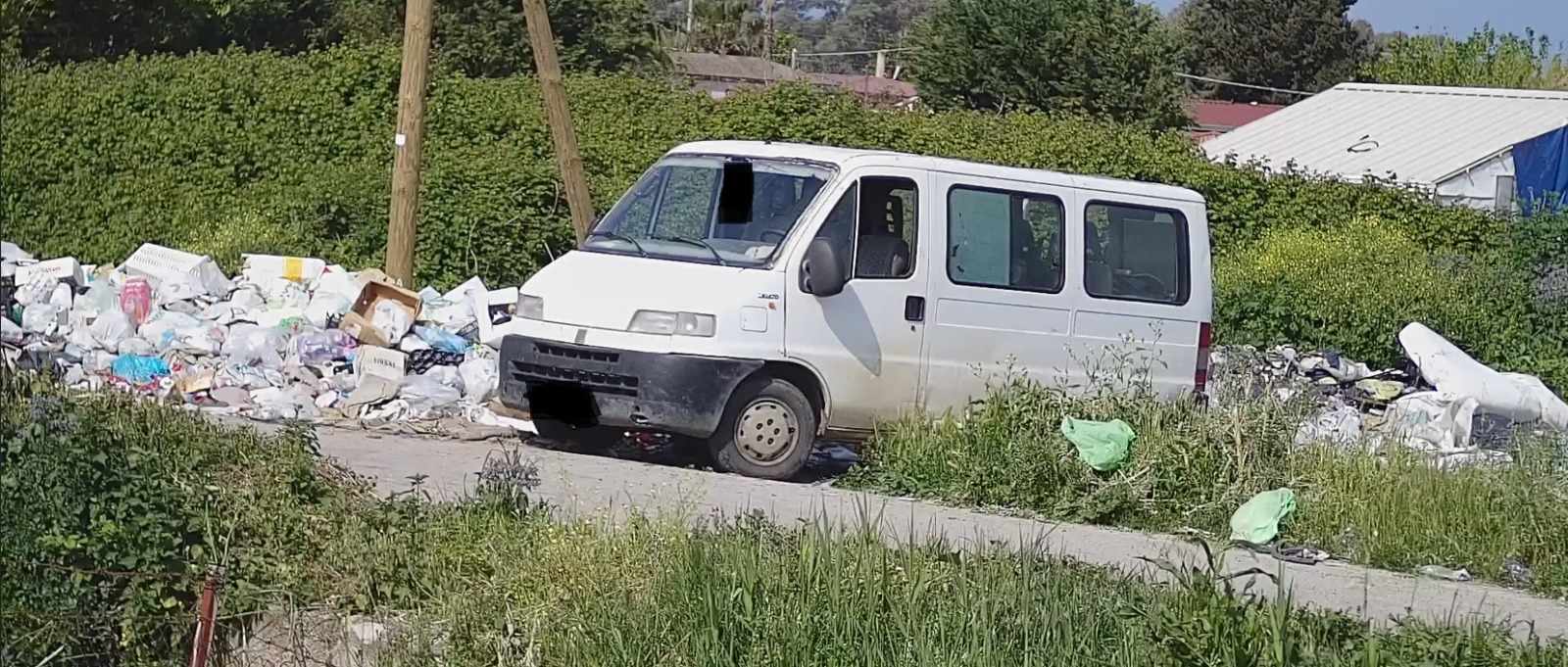 Eboli, rifiuti