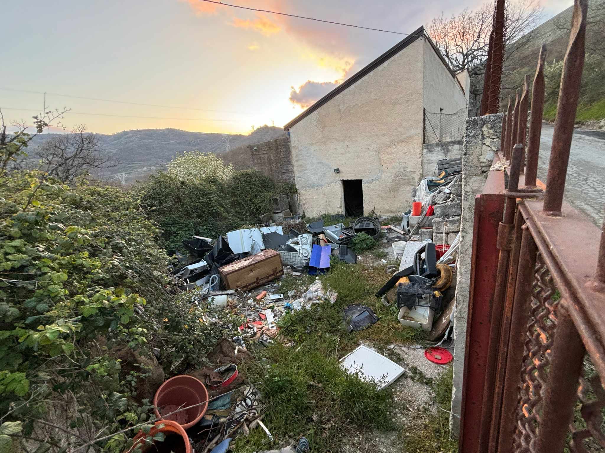 Monte San Giacomo, discarica abusiva