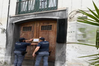 Salerno, bar sospeso