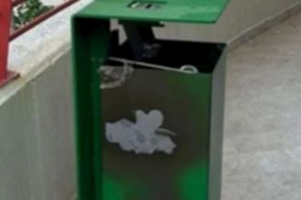 Altavilla, cestino incendiato