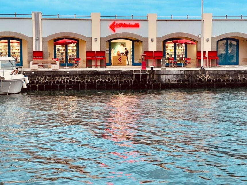 Molo Acciaroli, Feltrinelli