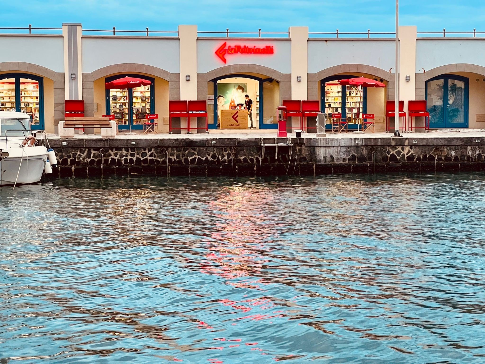 Molo Acciaroli, Feltrinelli