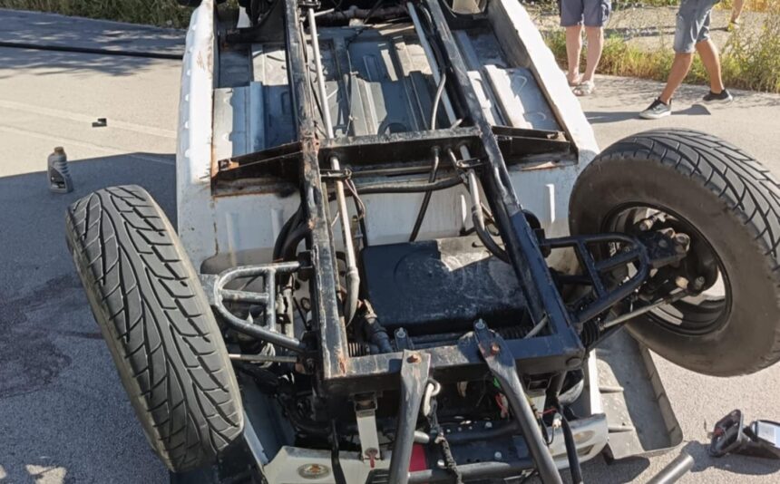 Teggiano, jeep ribaltata