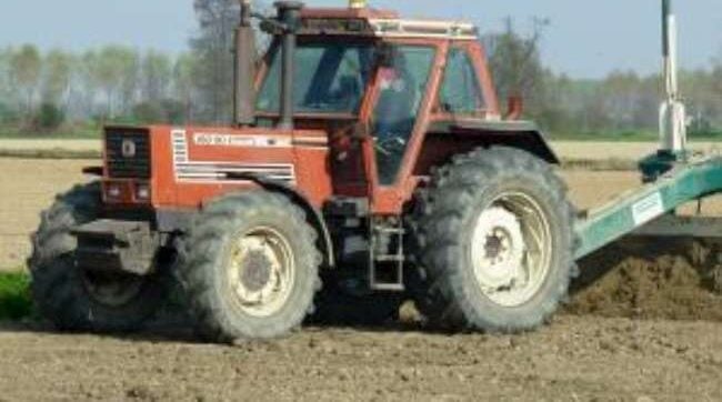 Trattore agricolo