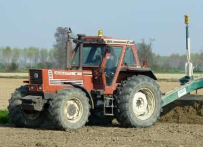 Trattore agricolo